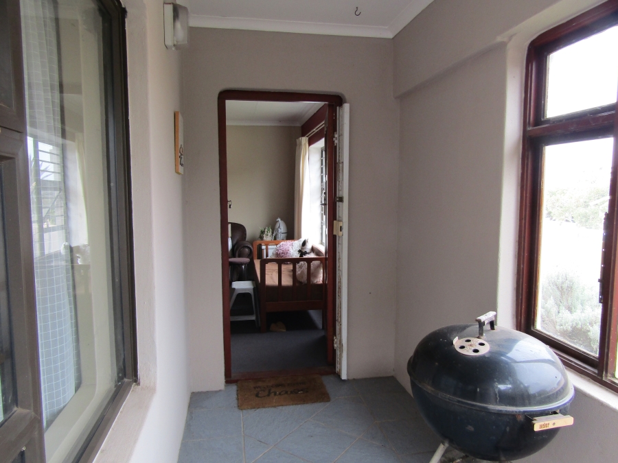 8 Bedroom Property for Sale in Wavecrest Eastern Cape